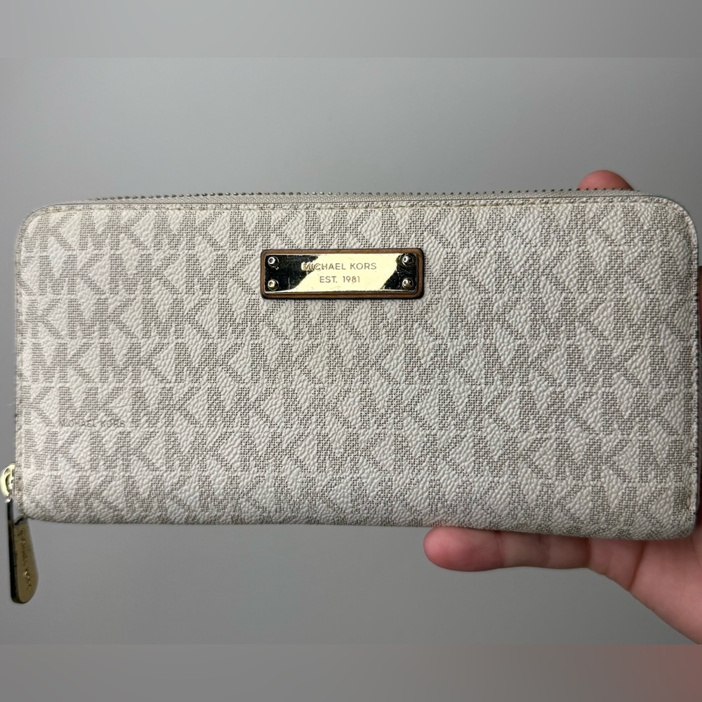 MICHAEL KORS Large Continental Wallet White Preowned